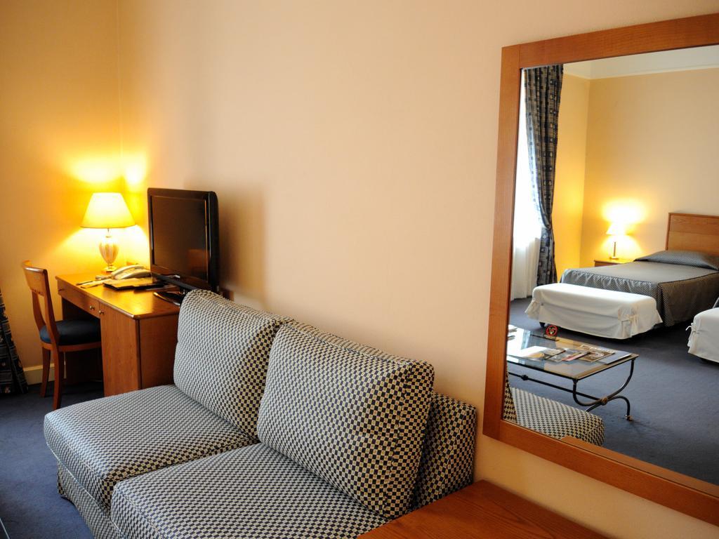 Grand Hotel Ukraine Dnipro Bagian luar foto