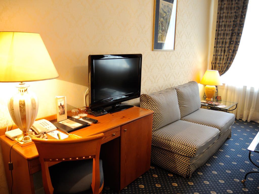 Grand Hotel Ukraine Dnipro Bagian luar foto