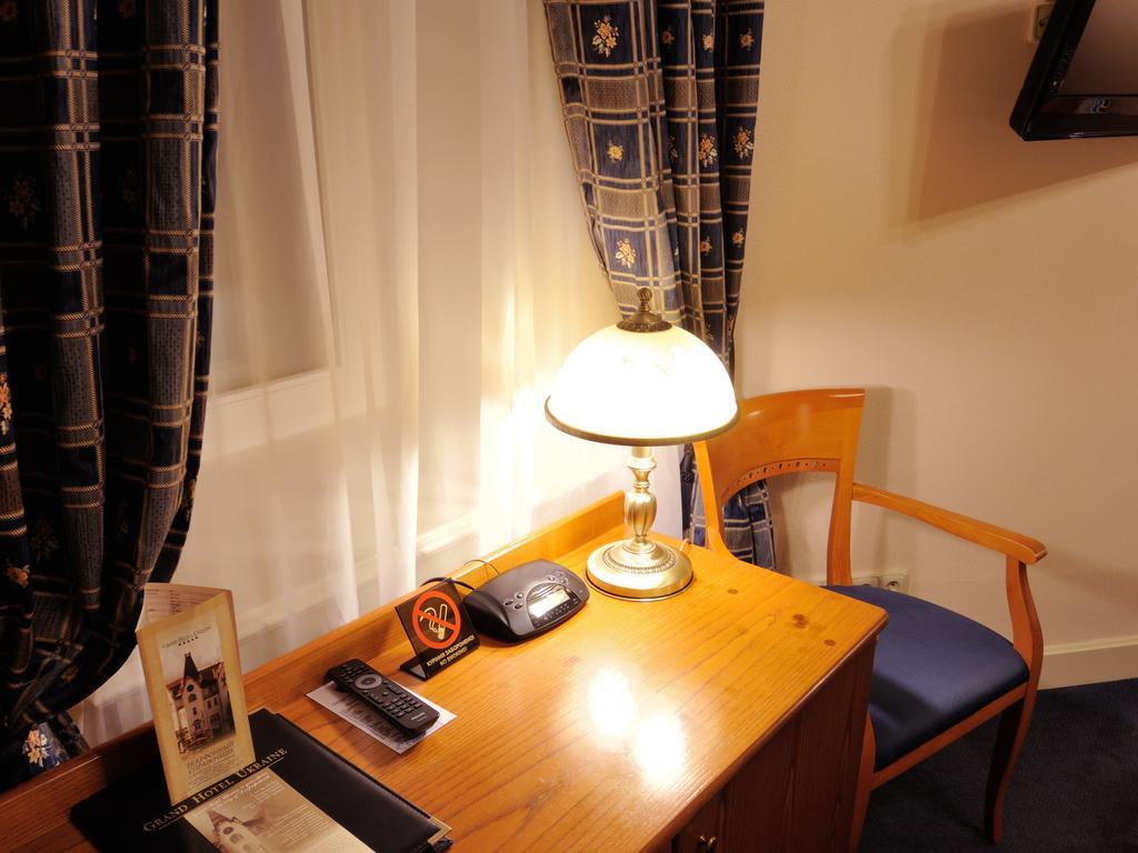 Grand Hotel Ukraine Dnipro Bagian luar foto