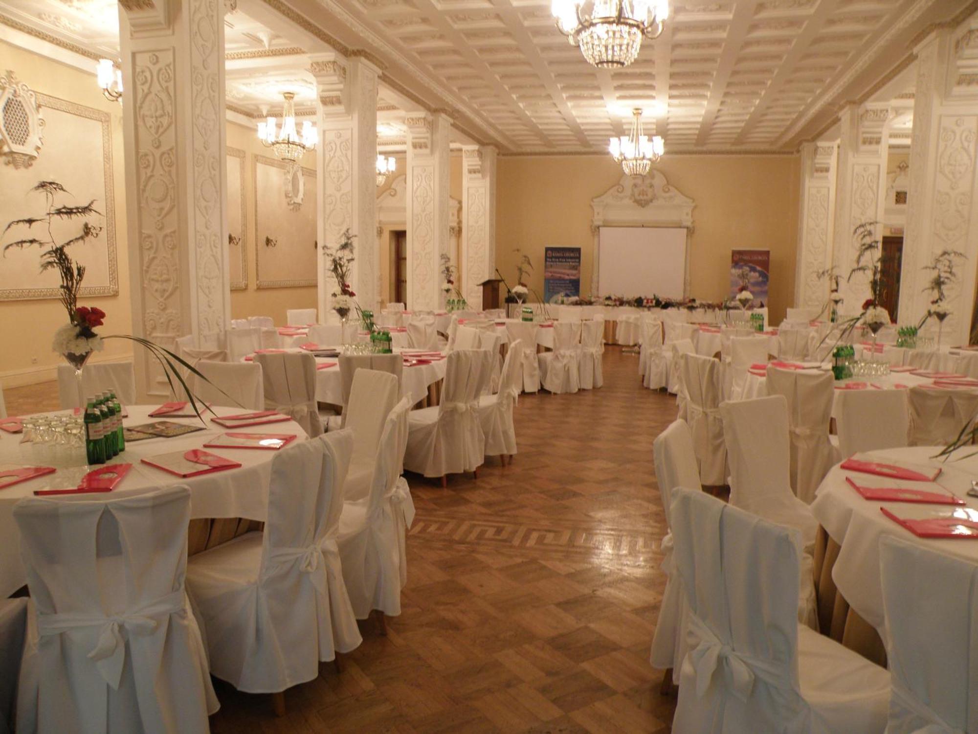 Grand Hotel Ukraine Dnipro Bagian luar foto
