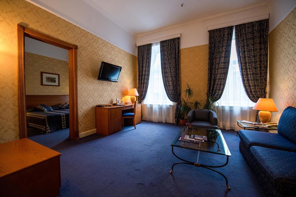 Grand Hotel Ukraine Dnipro Bagian luar foto