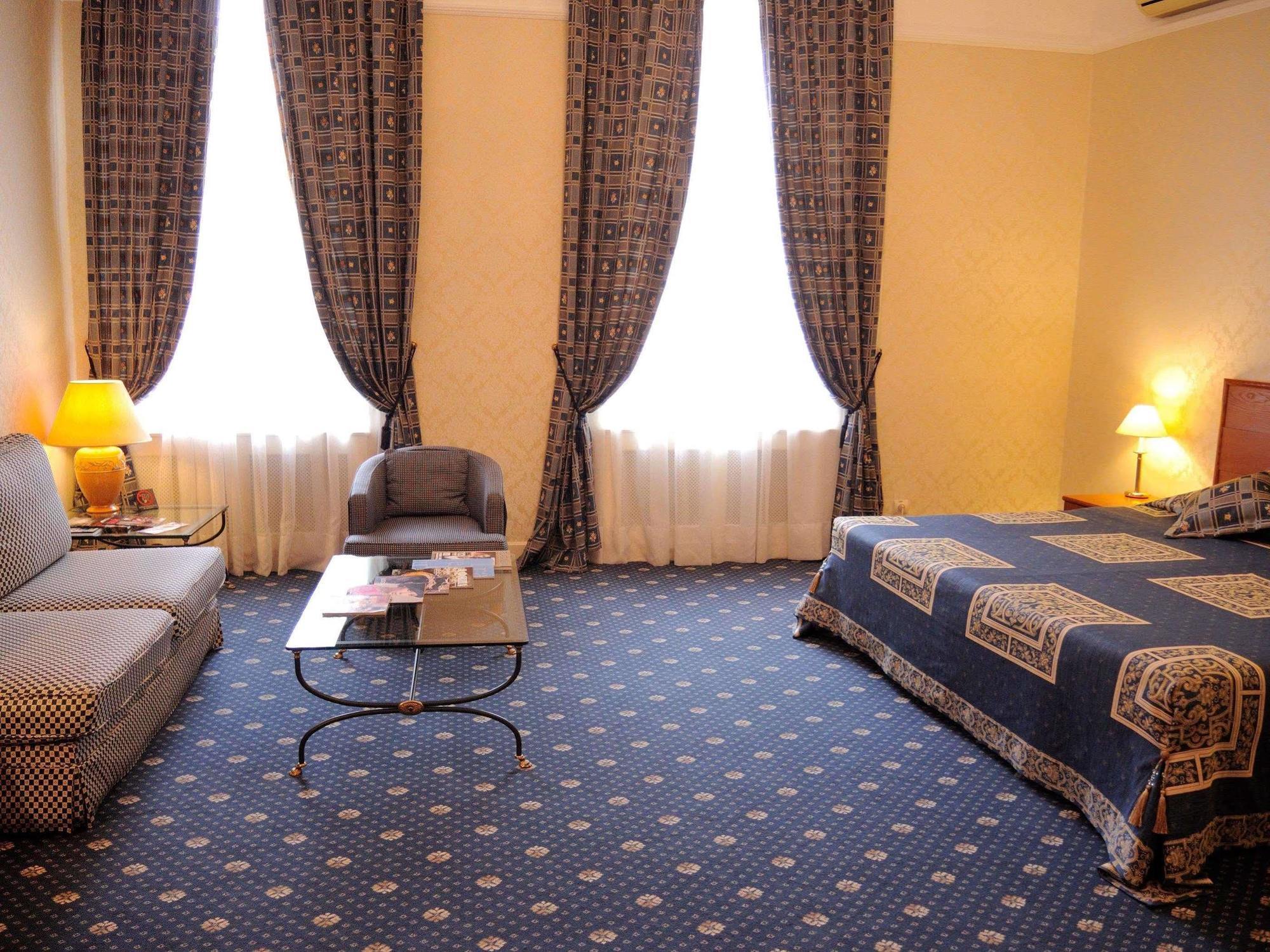 Grand Hotel Ukraine Dnipro Bagian luar foto